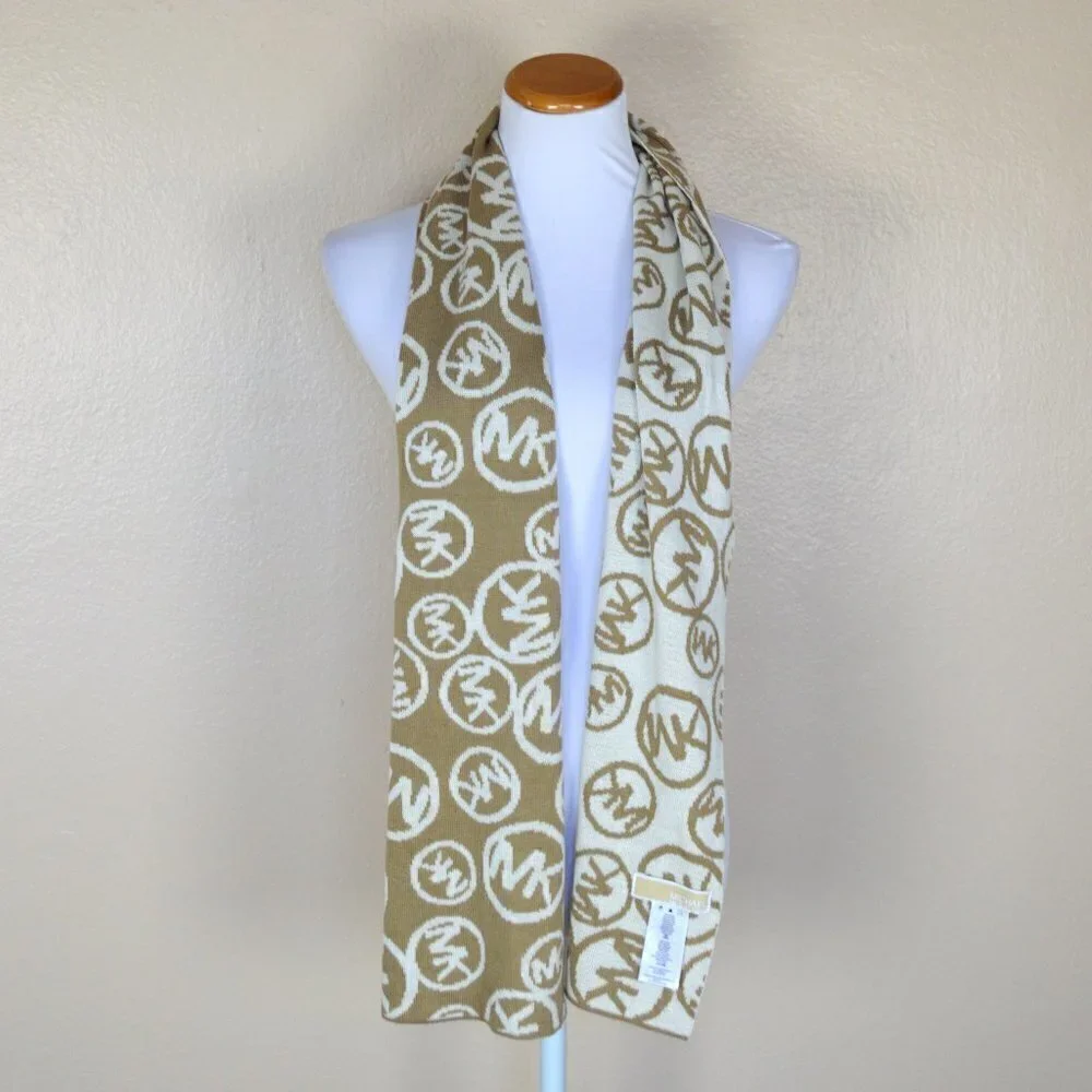 Michael Kors Signature Circle Reversible Scarf - Picture 2 of 8